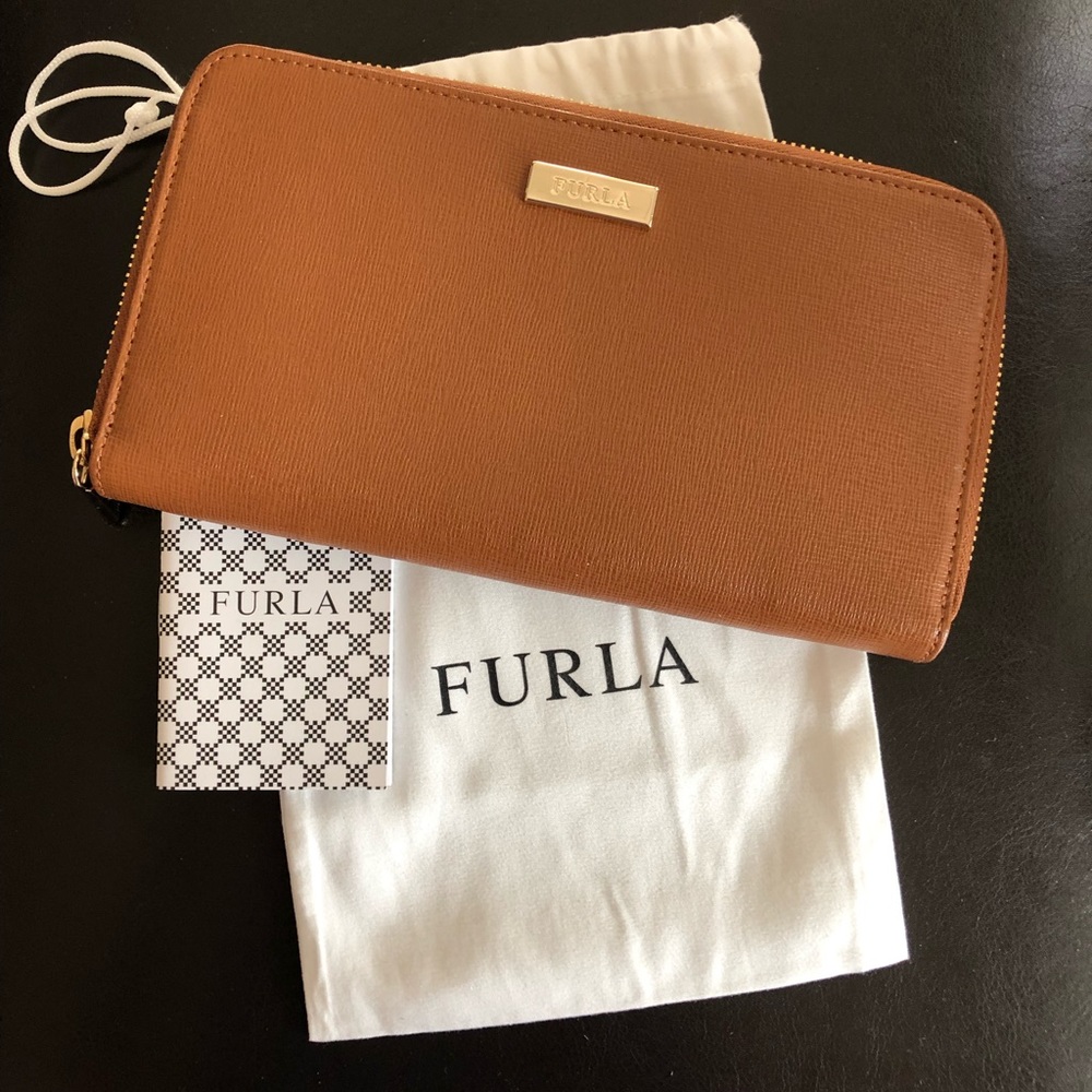 Furla Wallet in Saffiano Leather